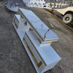 Executive 5 fts Black/white and gold with marble top tv stand